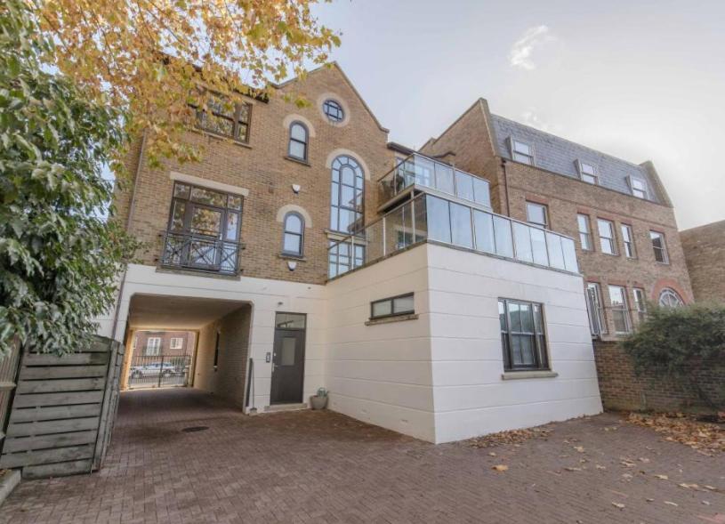 Hampden Apartments - The Charles ويندسور المظهر الخارجي الصورة