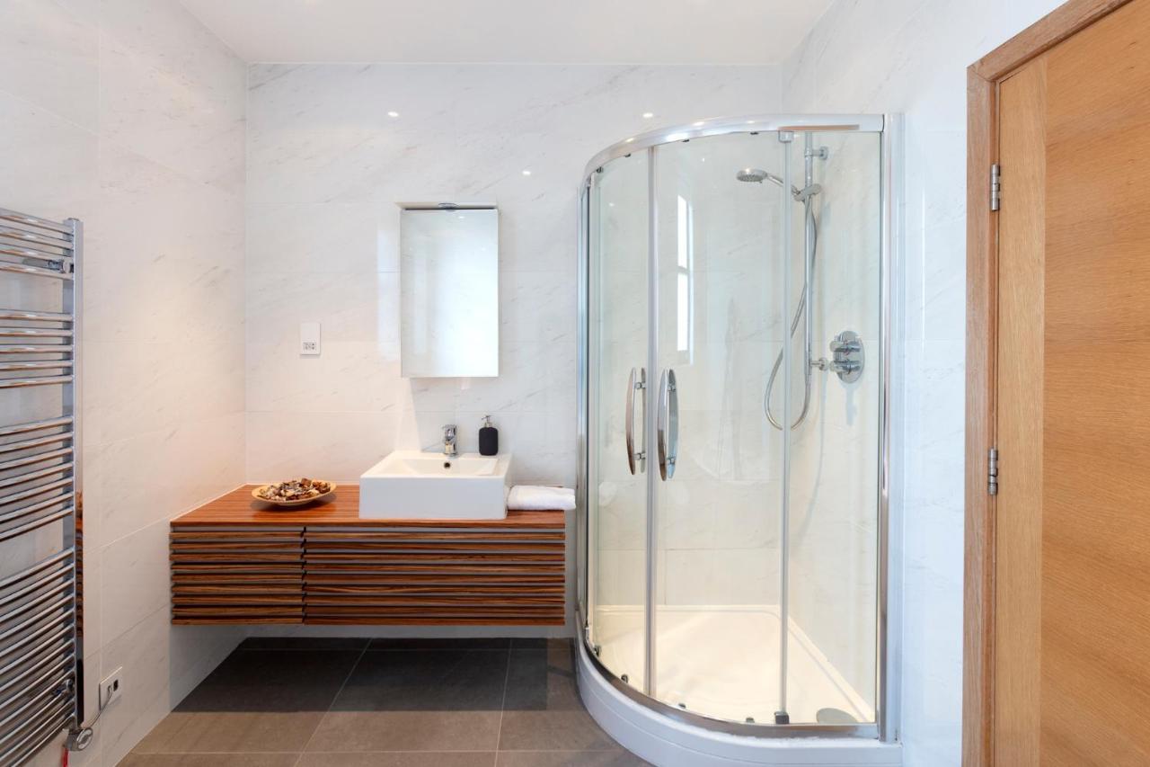 Hampden Apartments - The Charles ويندسور المظهر الخارجي الصورة