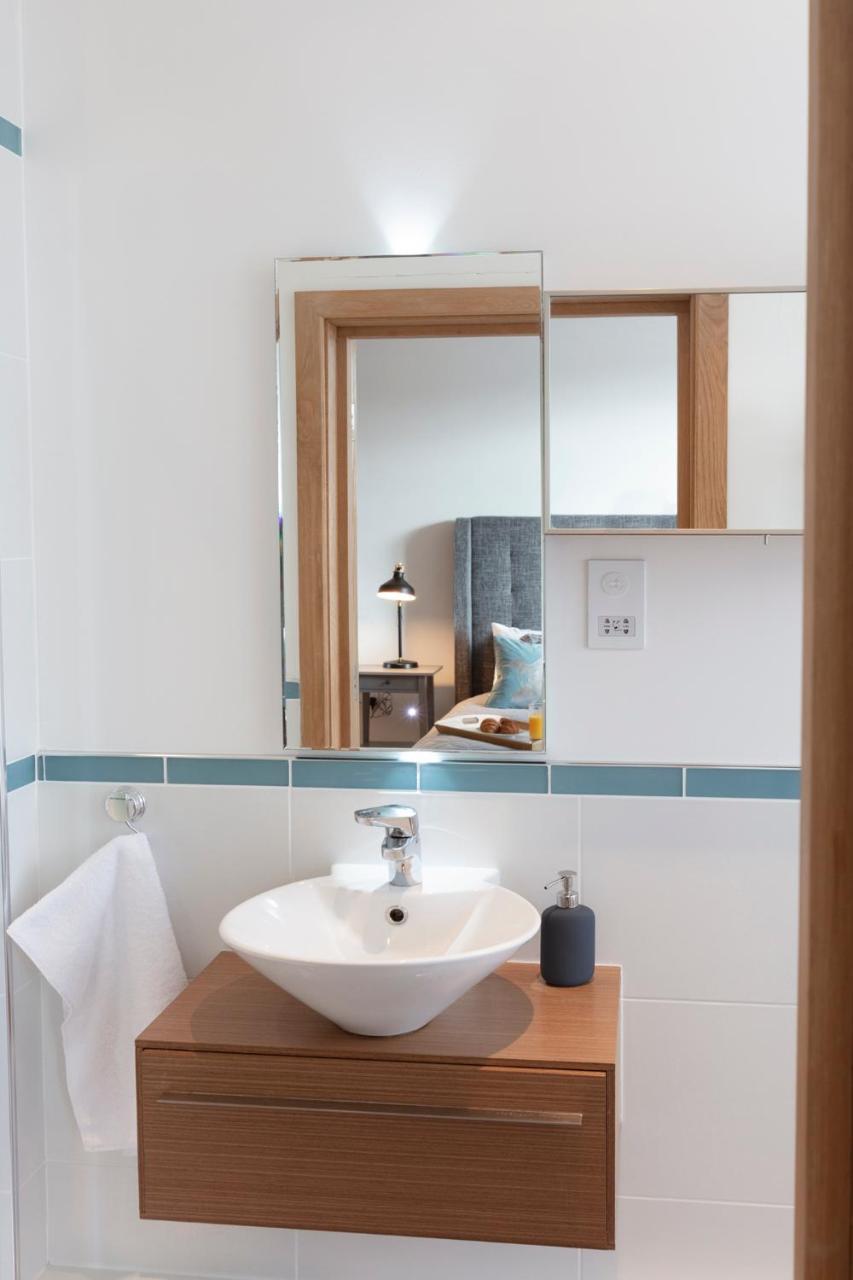Hampden Apartments - The Charles ويندسور المظهر الخارجي الصورة